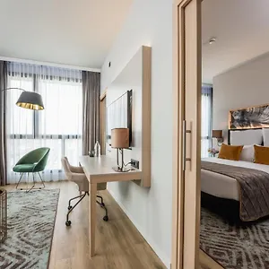 **** Hotel Leonardo Royal Fira Spain
